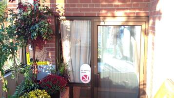 Pintu masuk properti