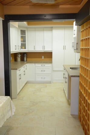 Interior detail - Smile Back Bed and Breakfast (Toronto)