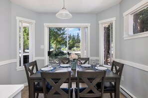 Unit 4-2 Bedrooms | Dining room - Ocean Trails Resort (Parksville)