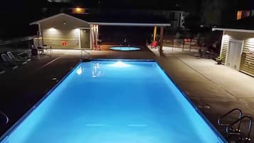 Kolam renang outdoor