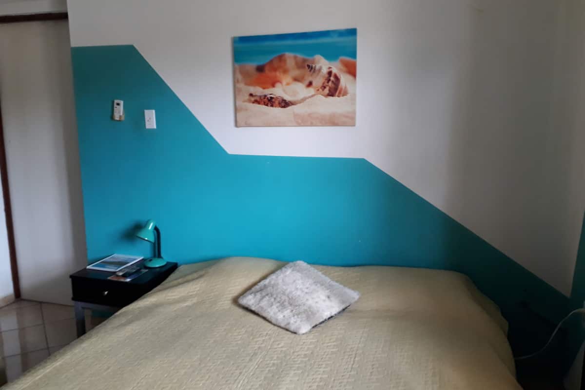 Standard 1 bedroom Apartment for 3 pax | 1 bedroom, laptop workspace, iron/ironing board, free WiFi