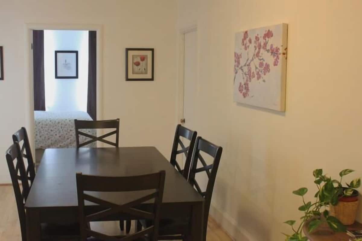 Condo, 3 Bedrooms | Makan dalam bilik