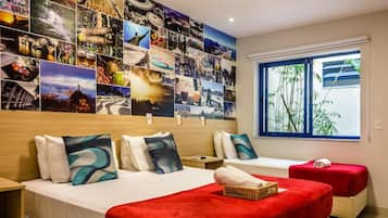 Cofres nos quartos, Wi-Fi de cortesia, roupa de cama