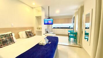 In-room safe, free WiFi, bed sheets