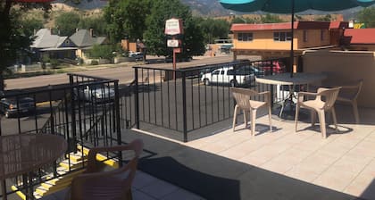 Garden of the Gods Motel