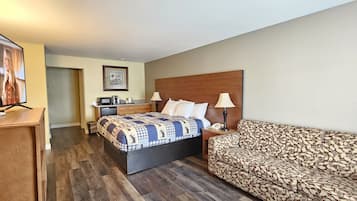 One King Deluxe with Sofa bed No Pets | 1 bedroom, premium bedding, desk, bed sheets