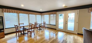 Lobby - Mill Village Motel (Eatonville)