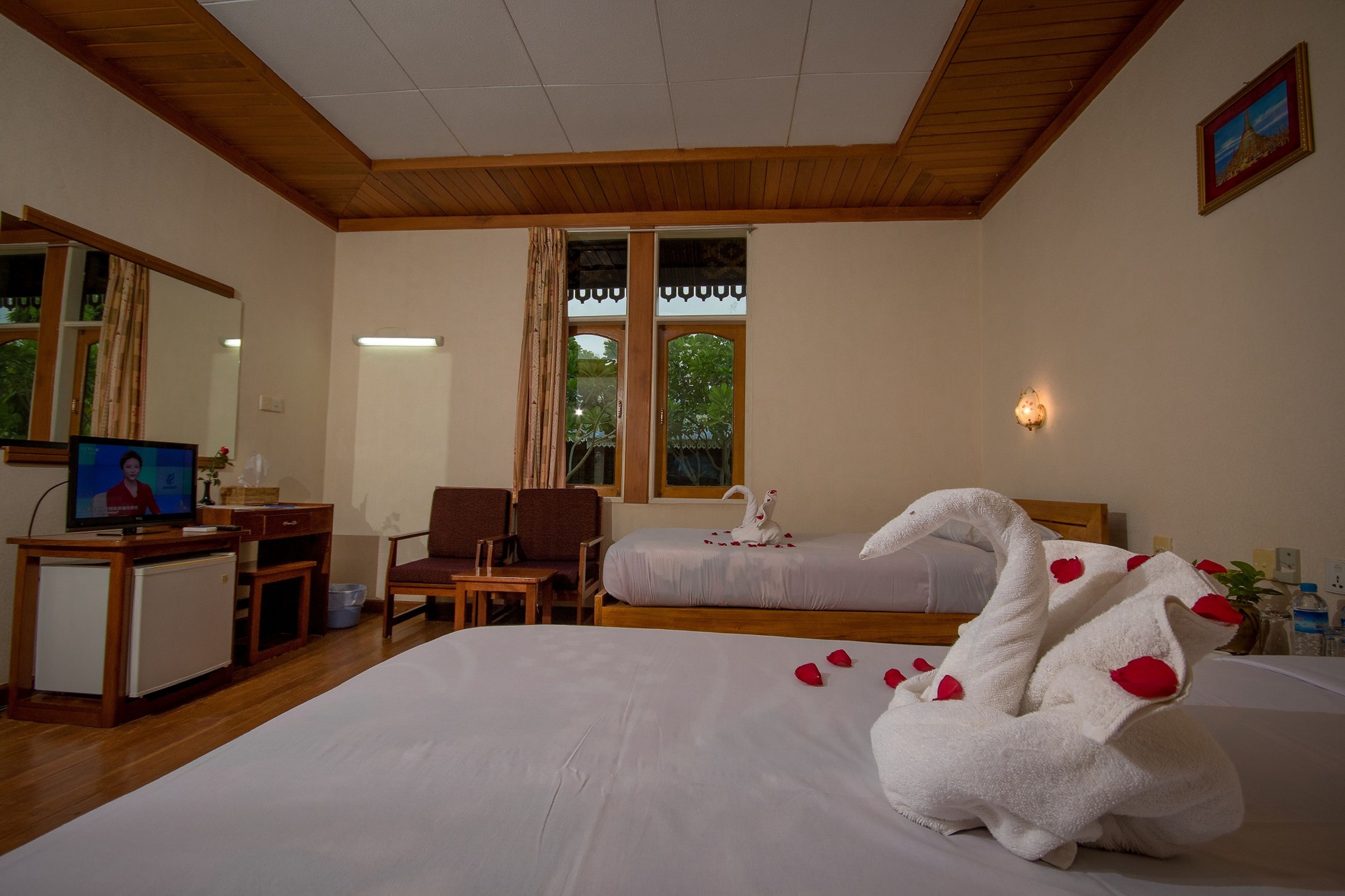 superior twin room | minibar, in-room safe, desk, blackout curtains