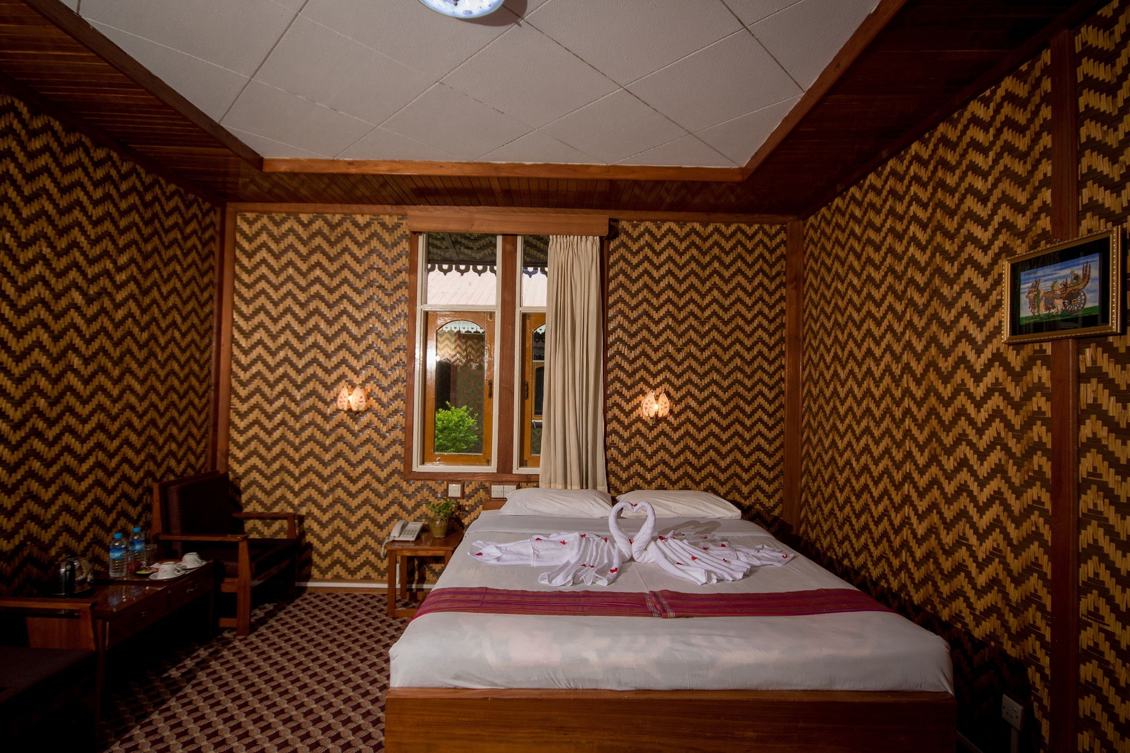 superior twin room | minibar, in-room safe, desk, blackout curtains