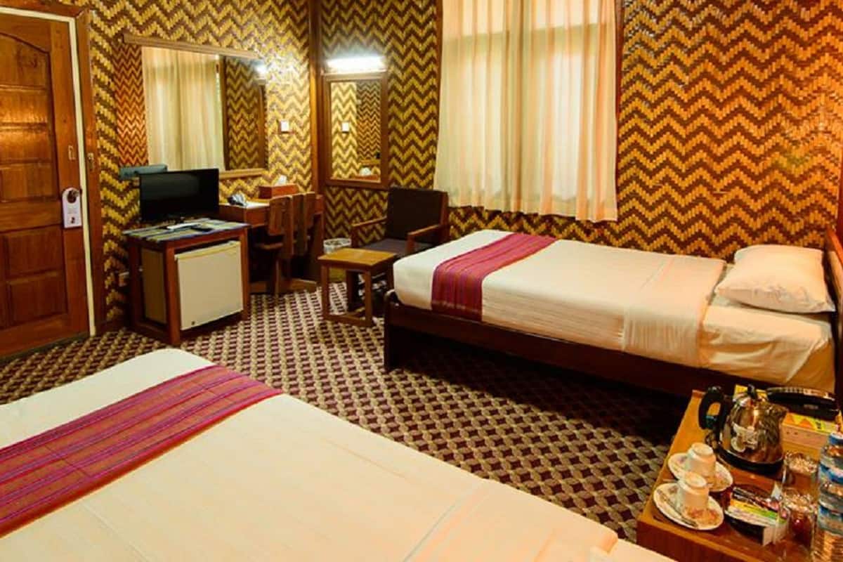 superior twin room | minibar, in-room safe, desk, blackout curtains