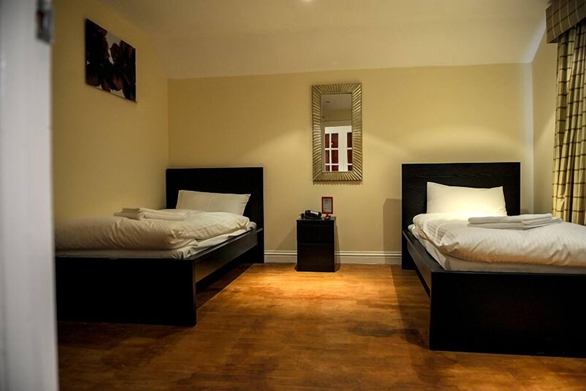 Chambres insonorisées, fer et planche à repasser