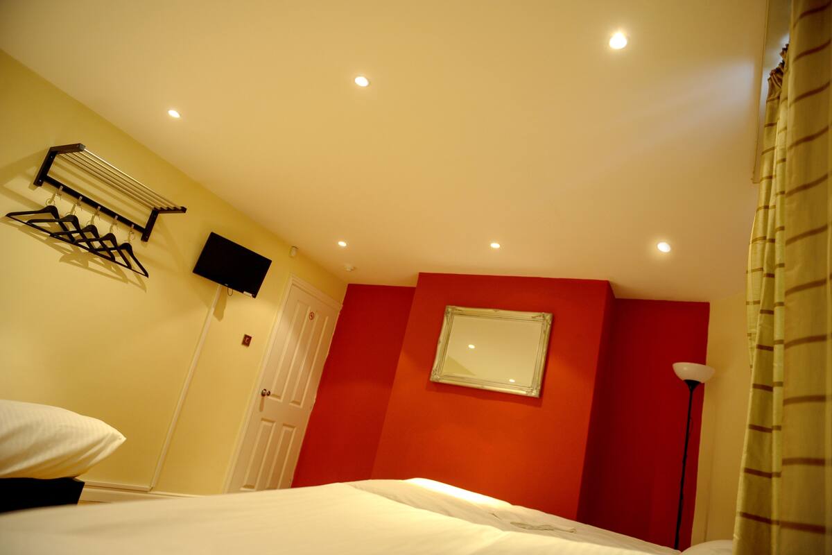 Chambre Quadruple Standard, salle de bains commune