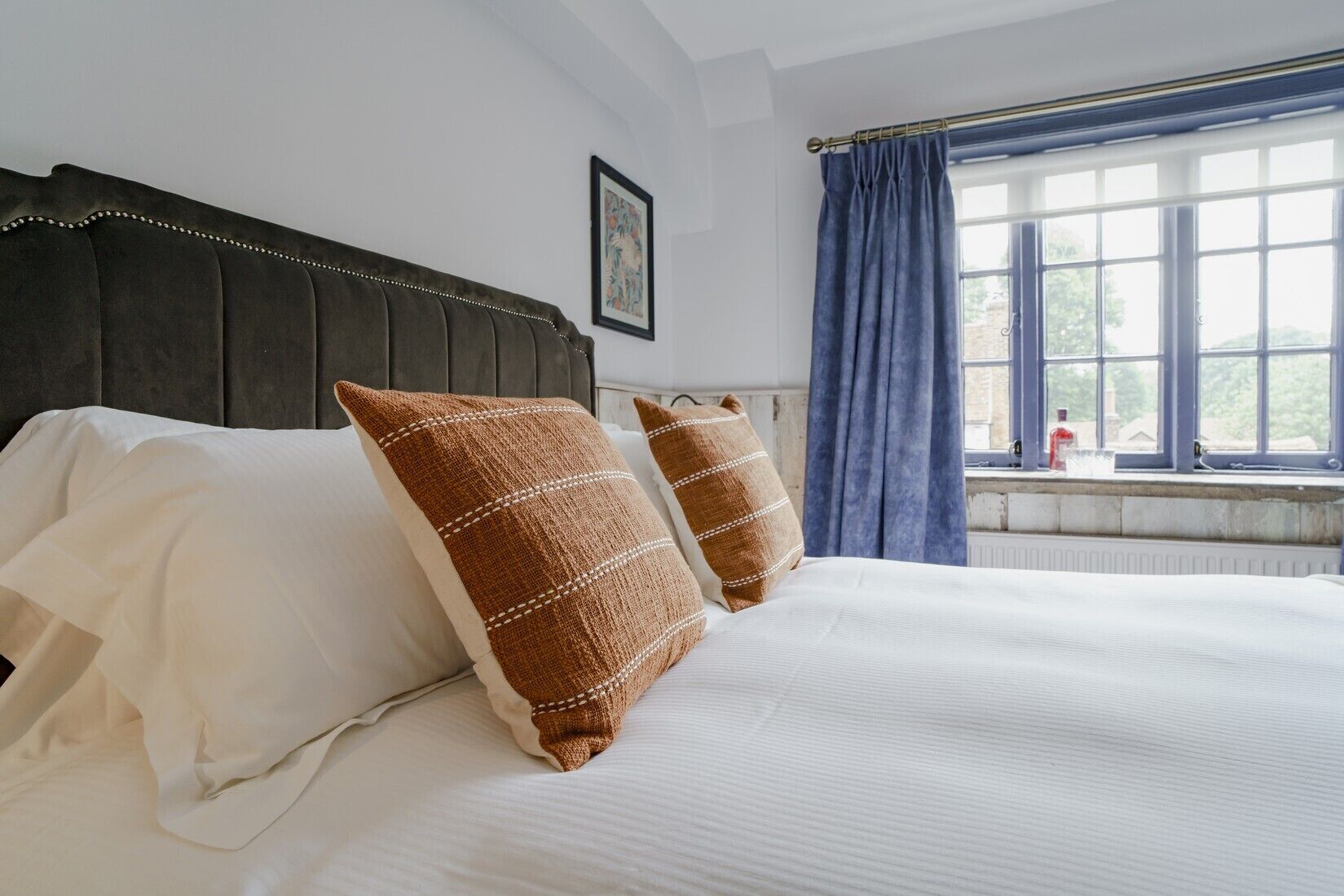 classic double room, 1 queen bed | 1 bedroom, desk, iron/ironing board, free wifi