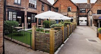 Bel & the Dragon at Red Lion Wendover