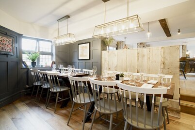 Bel & the Dragon at Red Lion Wendover