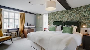 Desk, iron/ironing board, free WiFi, bed sheets