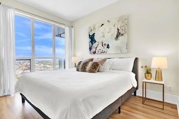 Life Suites Loft - CN Tower