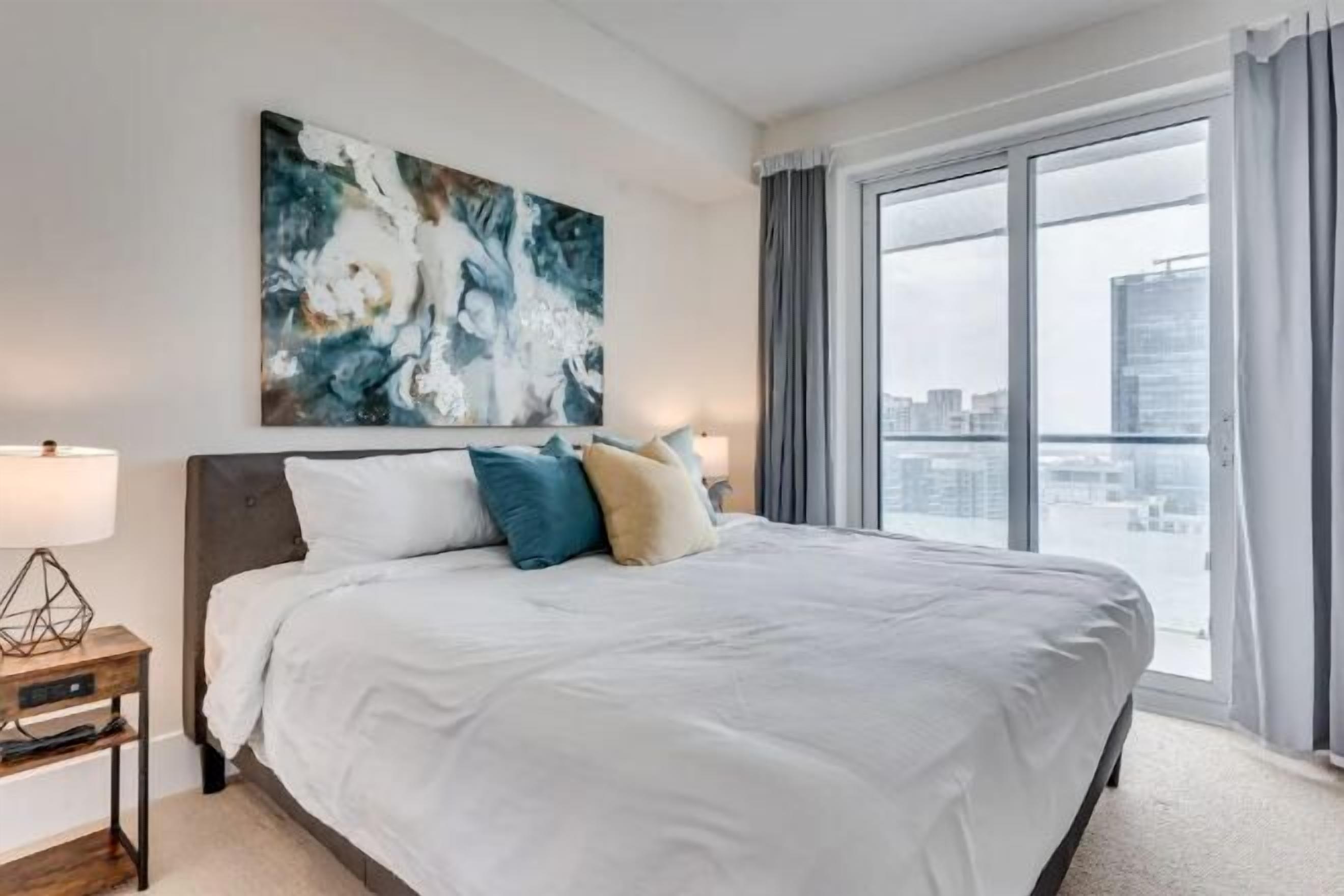 1 bedroom, individually decorated, individually furnished