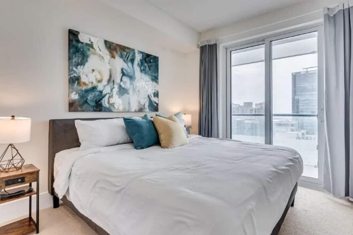 1 bedroom, individually decorated, individually furnished