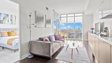 Executive Condo, 1 Bedroom, Non Smoking, Balcony