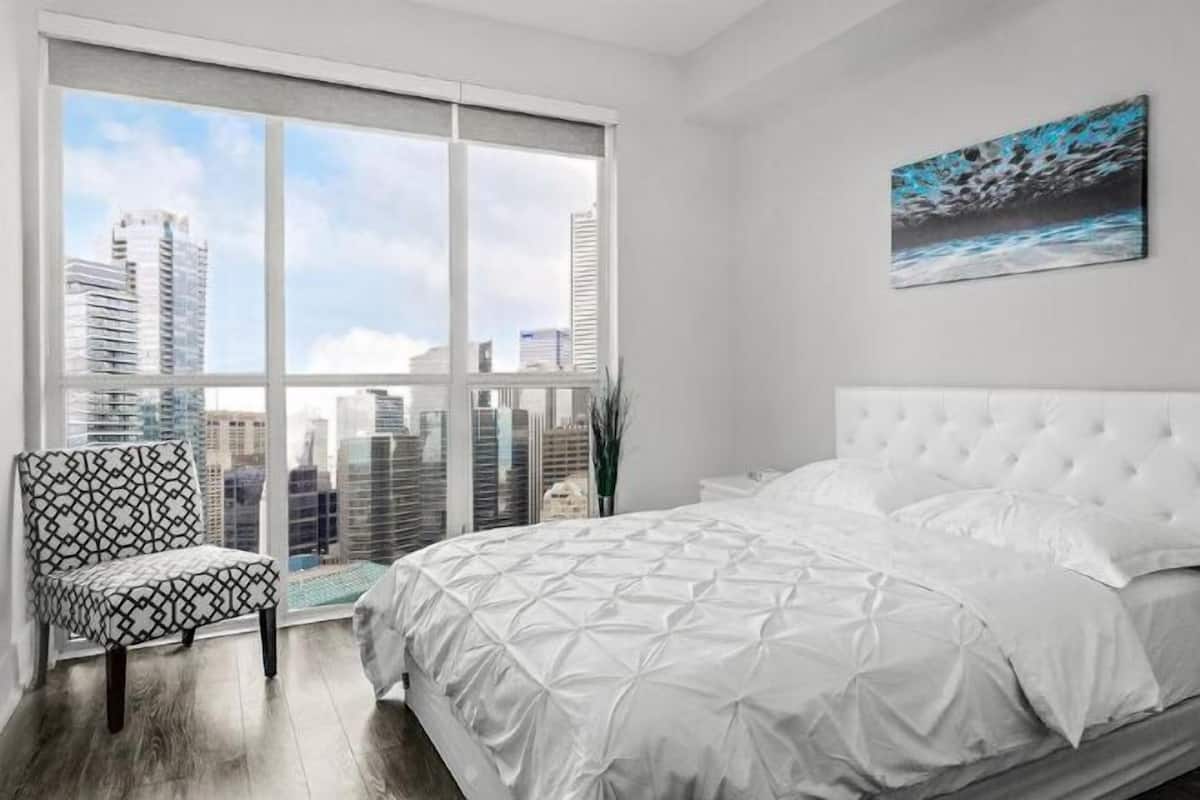 1 bedroom, individually decorated, individually furnished