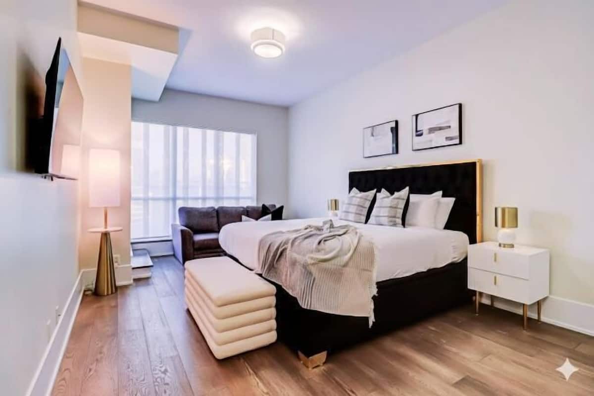 1 bedroom, individually decorated, individually furnished