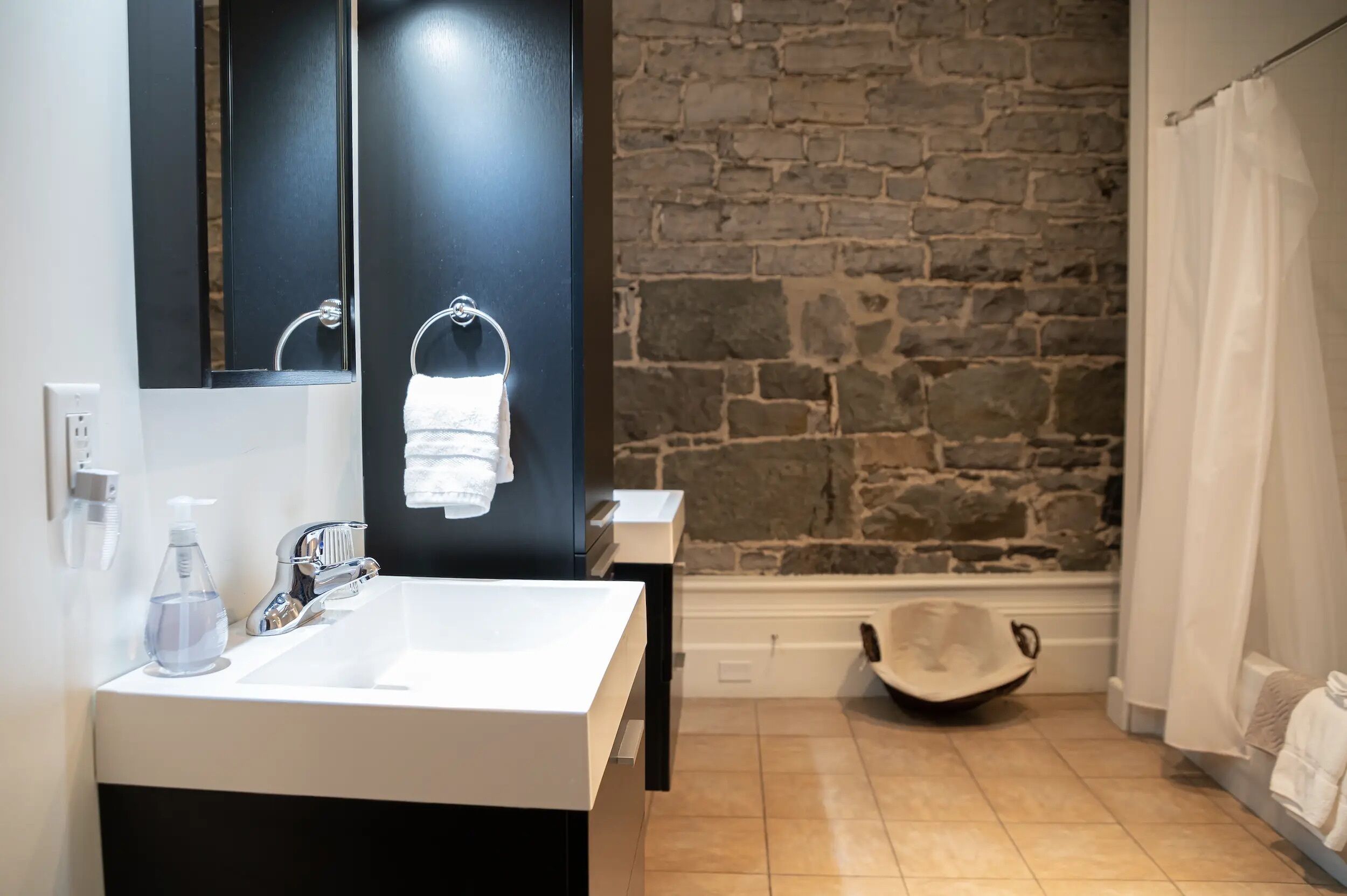 Apartment, 3 Bedrooms, River View (Le Champlain) | Bathroom