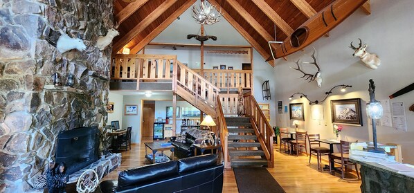 Terrace/patio - Nisqually Lodge (Ashford)