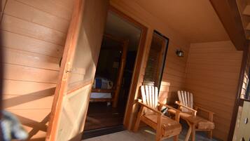 Premium King Suite No Pets | Balcony view