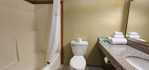 Amenidades de baño gratuitas, secadora de cabello, toallas, jabón