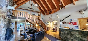 Lobby - Nisqually Lodge (Ashford)