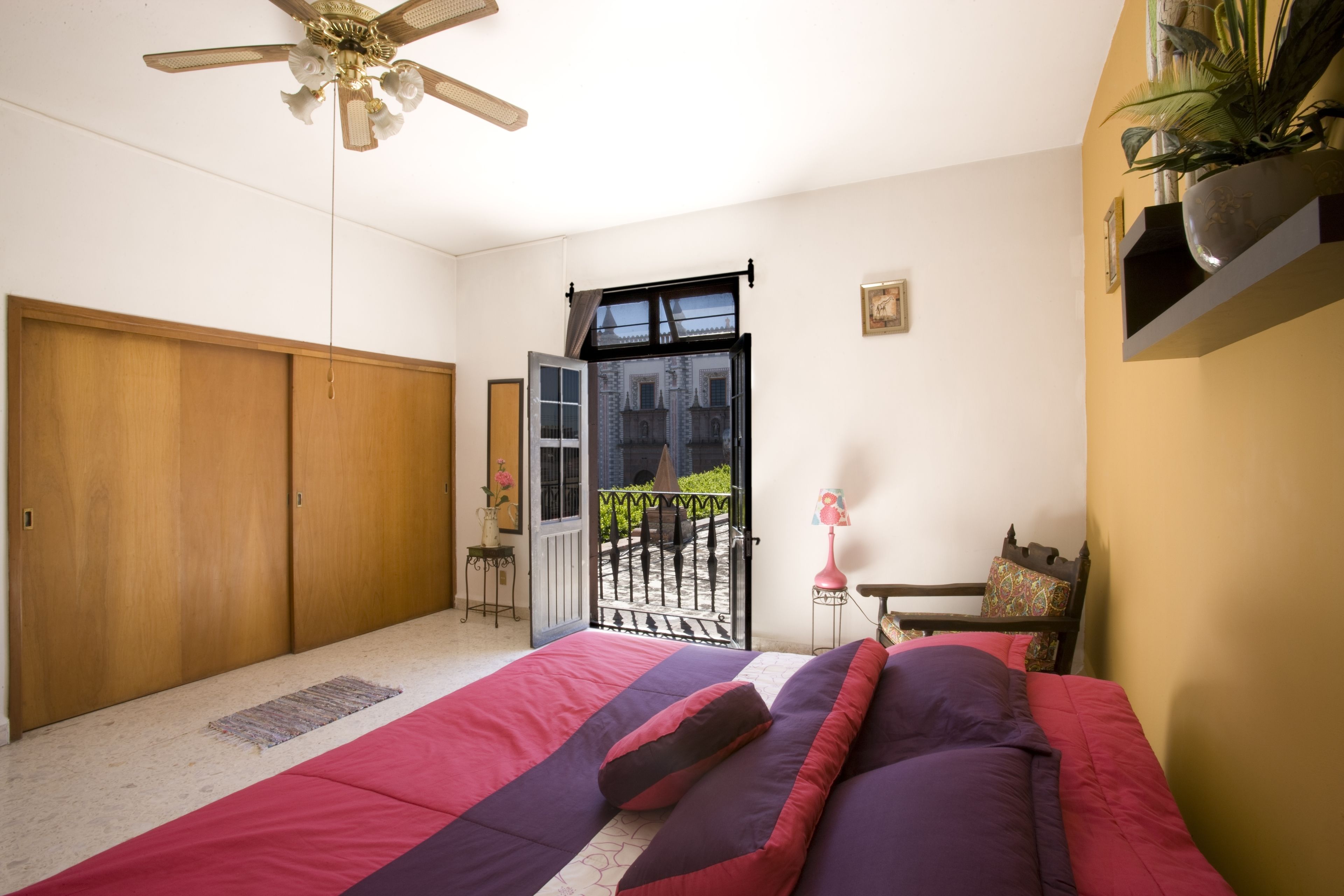 Free WiFi, bed sheets