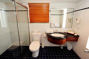 Hair dryer, towels - Gladstone Capricorn Apartments (Gladstone)