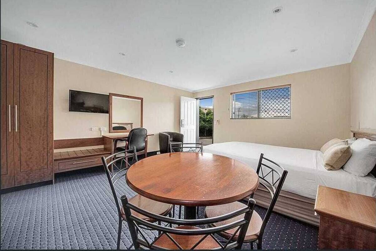 desk, soundproofing, iron/ironing board, free wifi