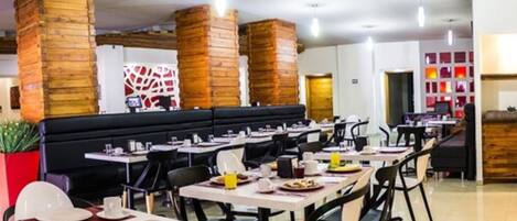 Frühstück, Mittagessen und Abendessen