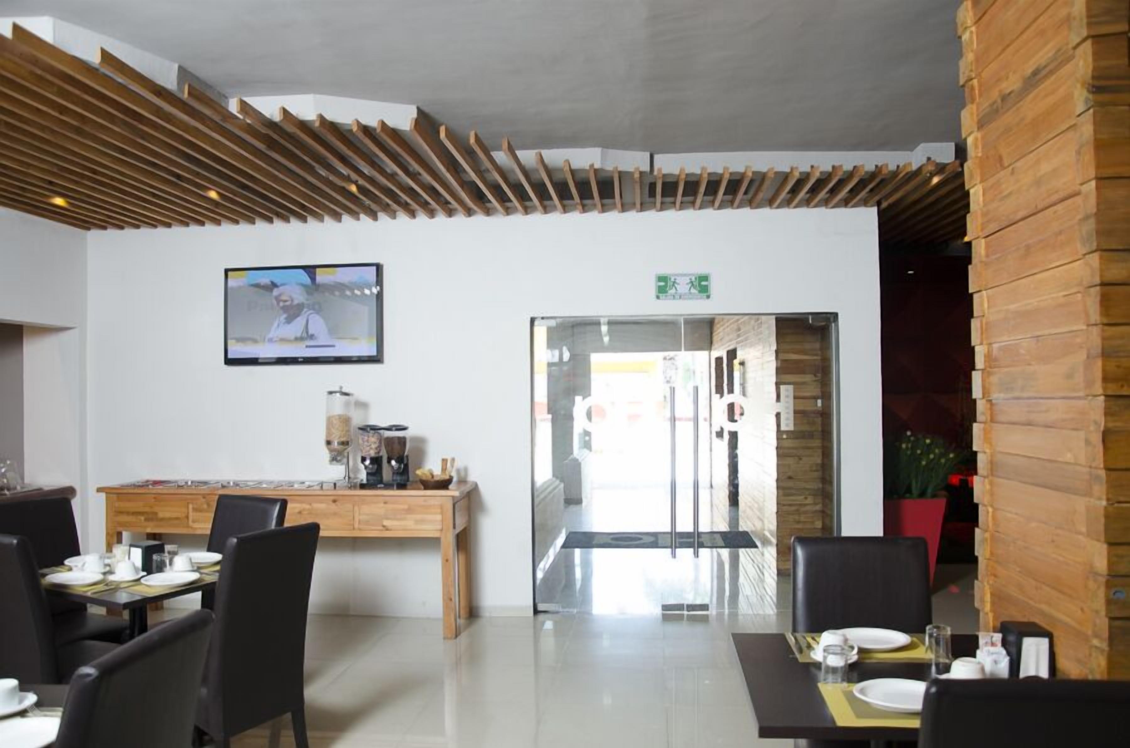 Breakfast, lunch and dinner served