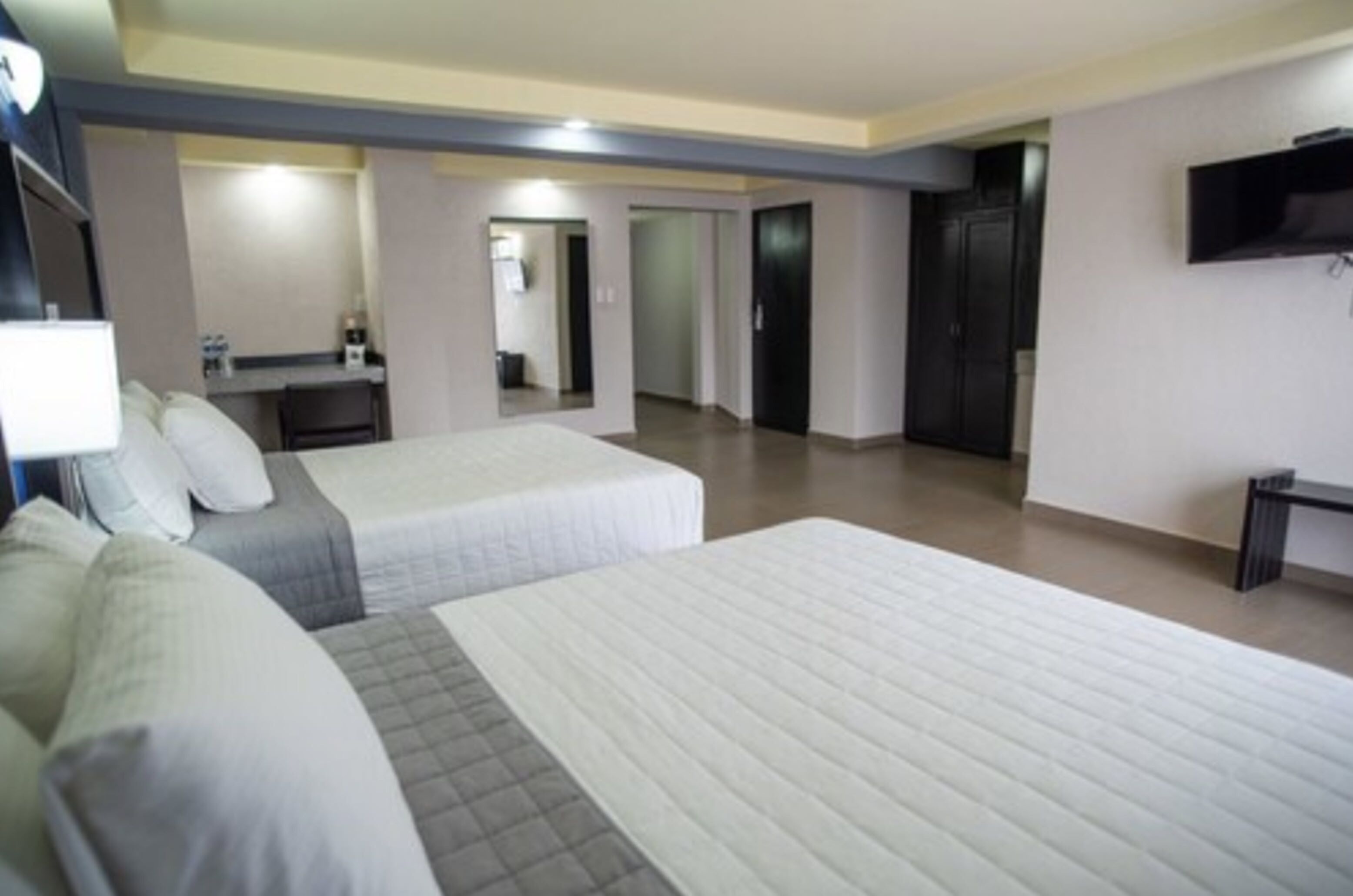 Habitación doble | Ropa de cama de alta calidad, caja fuerte, wifi gratis y ropa de cama