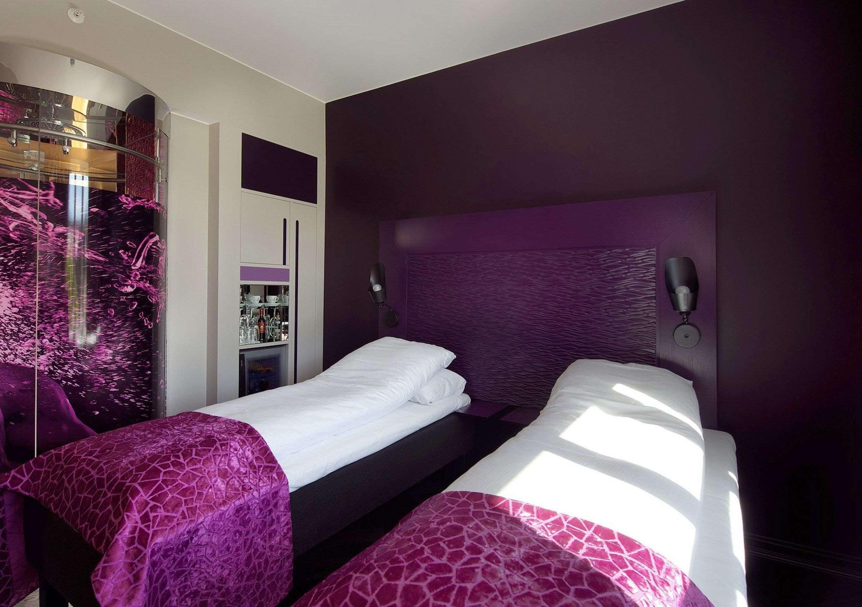 in-room safe, individually decorated, individually furnished, desk