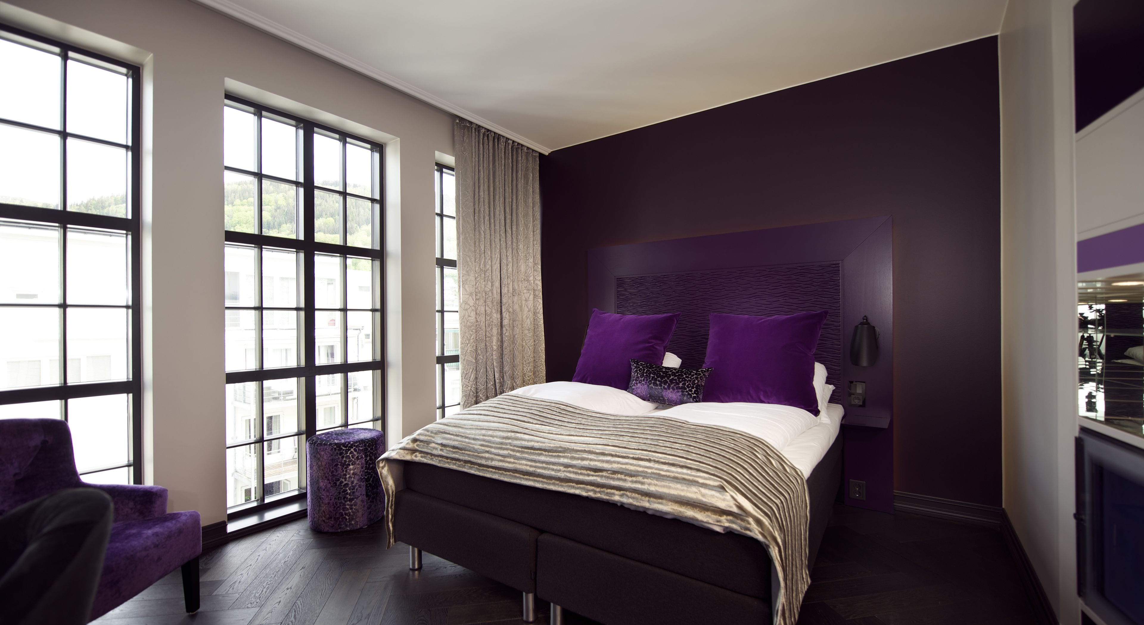 in-room safe, individually decorated, individually furnished, desk