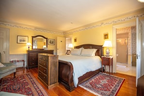 Currier Room (2nd Floor)