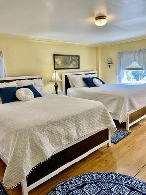 Hale Room (3rd Floor) | Individually decorated, individually furnished, iron/ironing board - Clark Currier Inn (Newburyport)