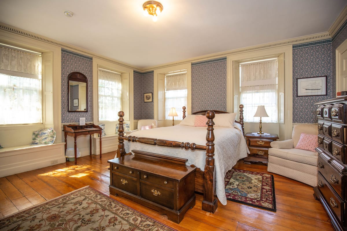 Melissa Room (2nd Floor) | Individually decorated, individually furnished, iron/ironing board