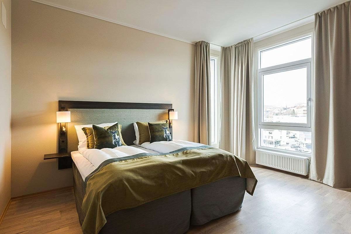 superior room, 2 single beds | desk, laptop workspace, soundproofing, cots/infant beds