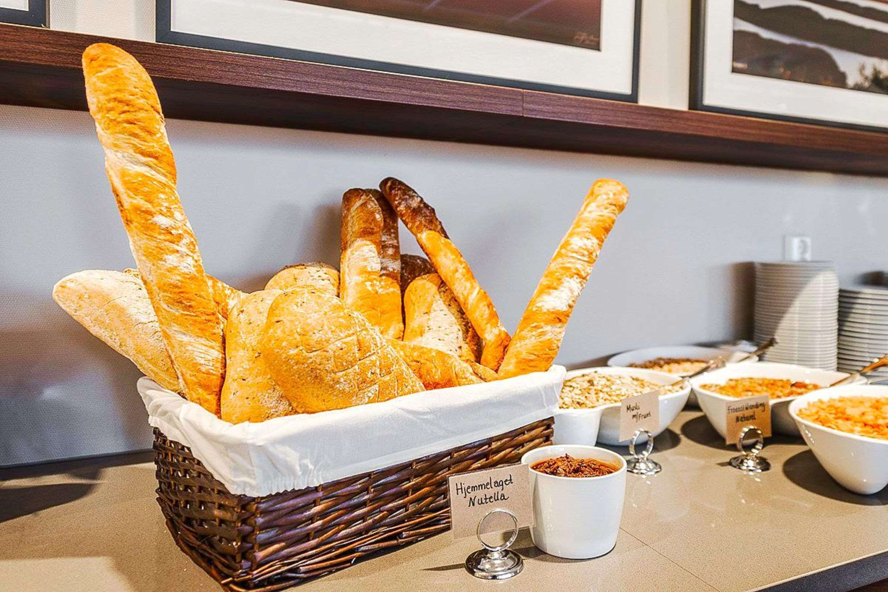 free daily full breakfast