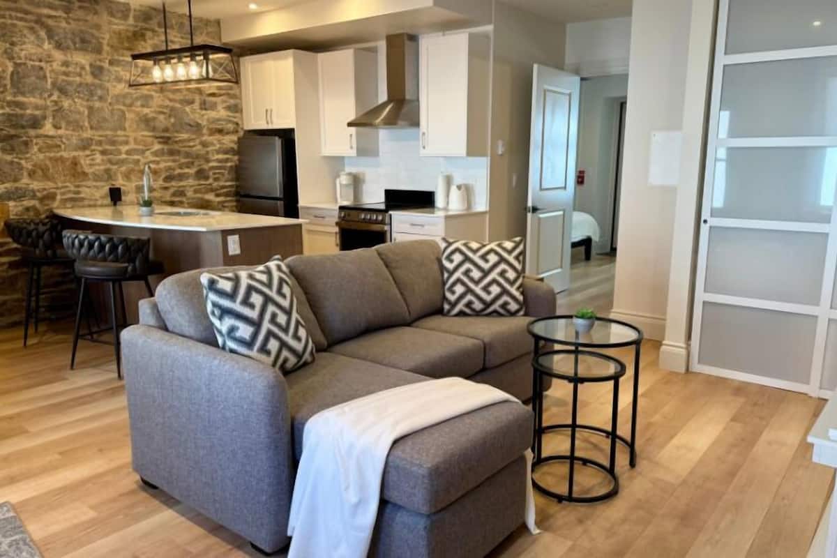 Deluxe Apartment, Non Smoking, Kitchen - Located at The Ferguson Suite 103 @ 5 Clothier West | Premium bedding, pillowtop beds, iron/ironing board, WiFi (free)
