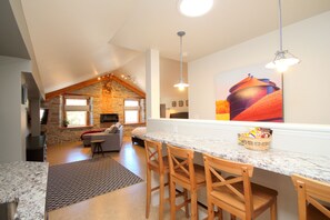 Living area - Kemptville Suites (North Grenville)