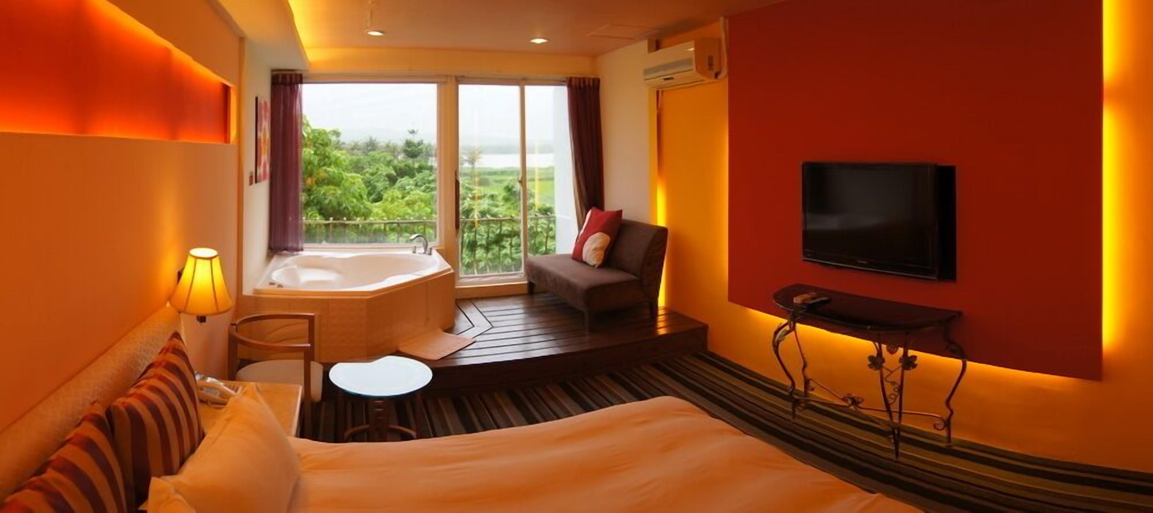 double room, lake view | soundproofing, free wifi