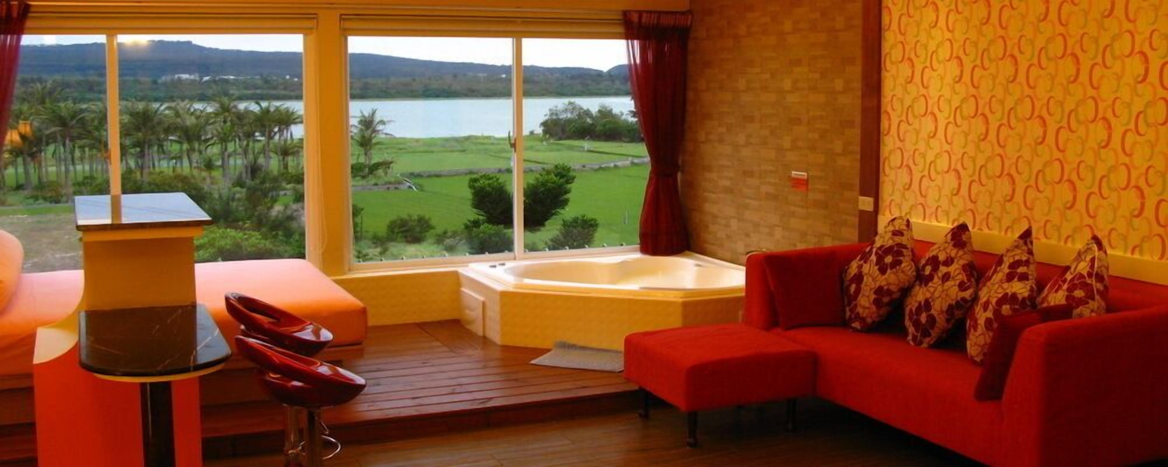 soundproofing, free wifi