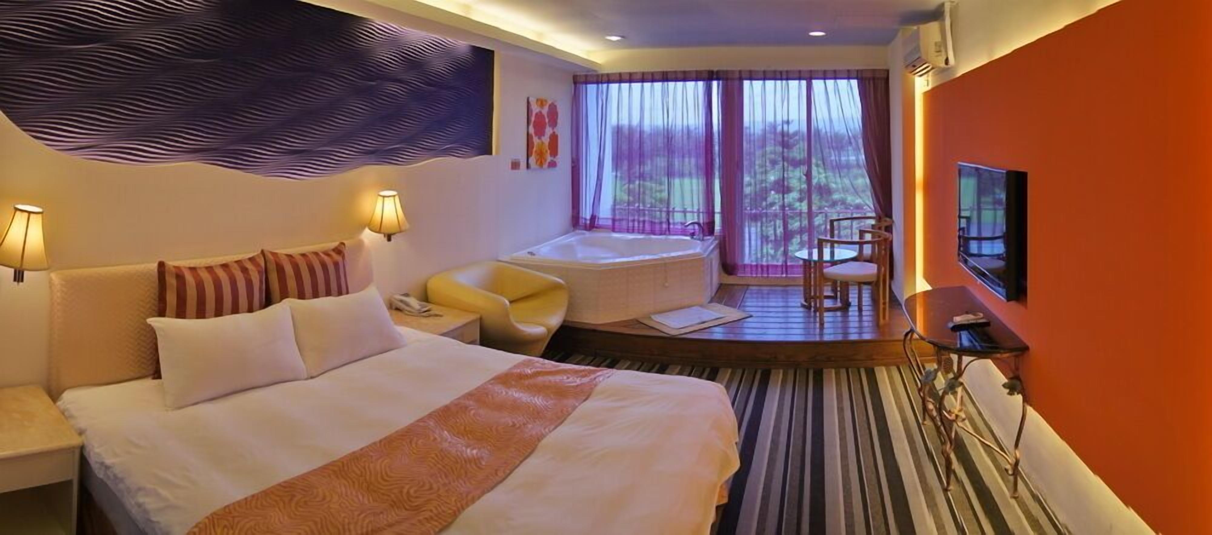 double room, lake view | soundproofing, free wifi