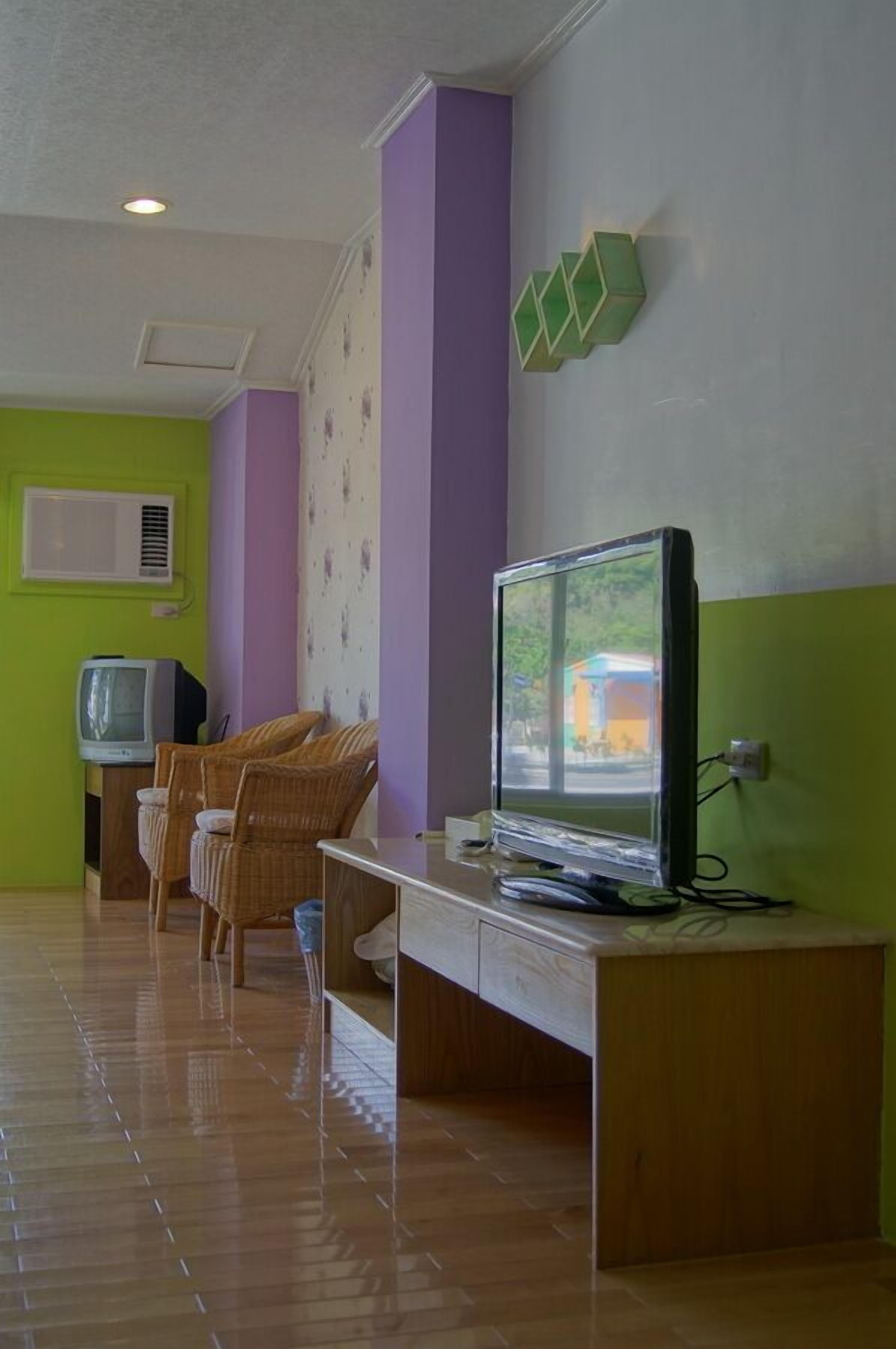 family room | soundproofing, free wifi